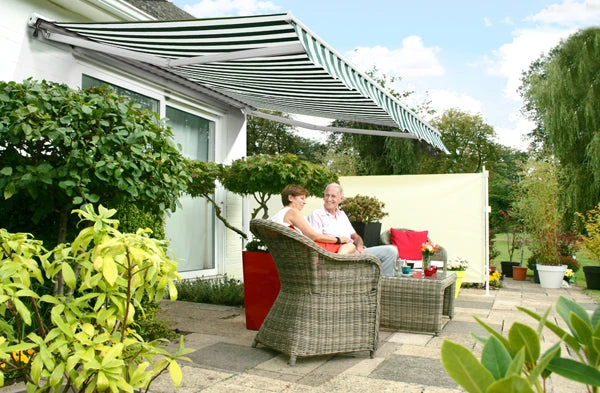 3.0m Half Cassette Electric Awning, Green And White Stripe (4.0m Projection) 3 3.0m Half Cassette Electric Awning, Green And White Stripe (4.0m Projection)